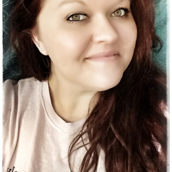 Meet your Posher, Nikki - Picture 2 of 8